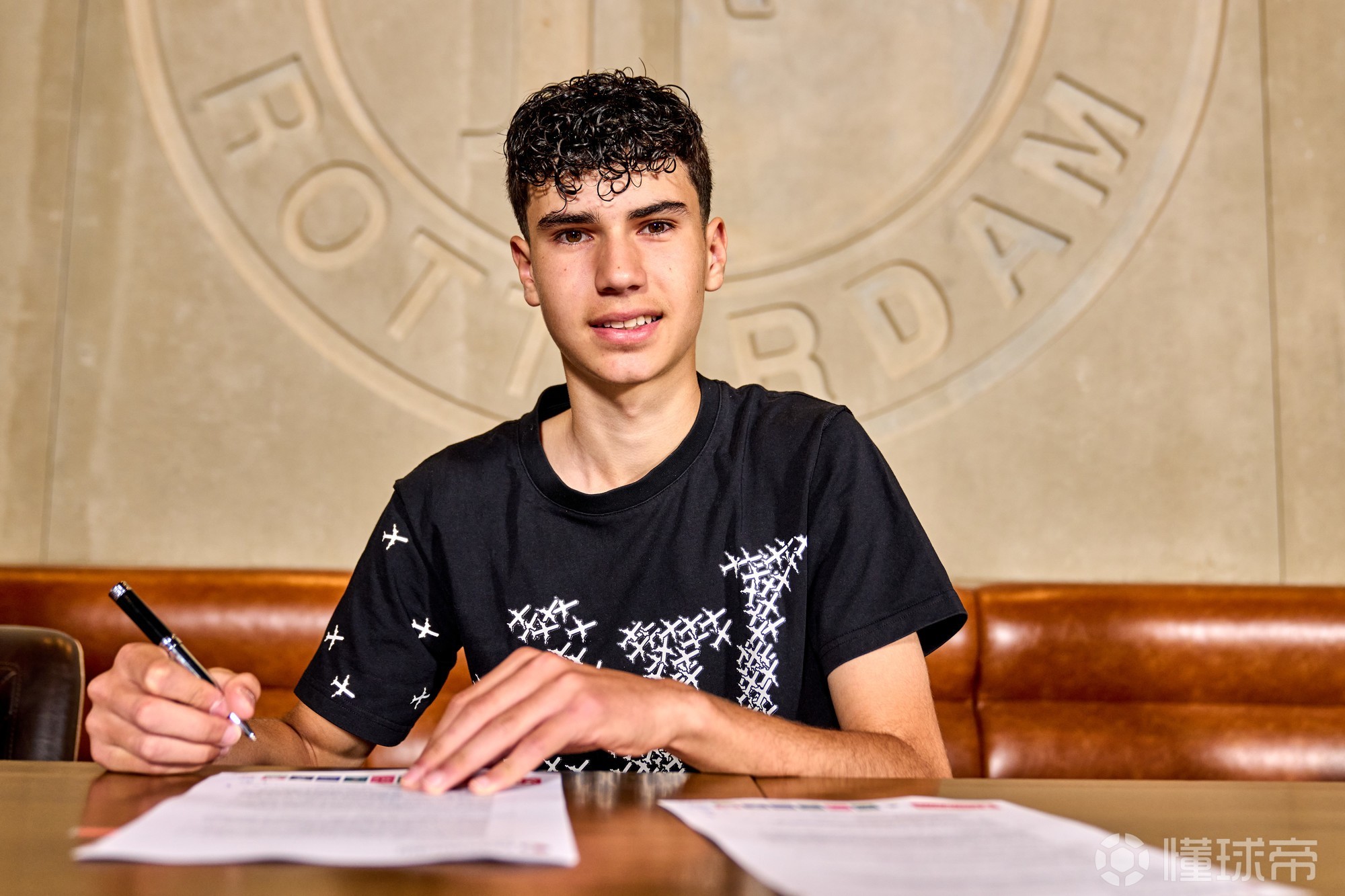 转折点费耶诺德迎来里程碑;CBA常规赛赛后攻防权衡;气氛紧张;球队文化再被提及的简单介绍 转折点费耶诺德迎来里程碑;CBA常规赛赛后攻防权衡;气氛紧张;球队文化再被提及的简单介绍