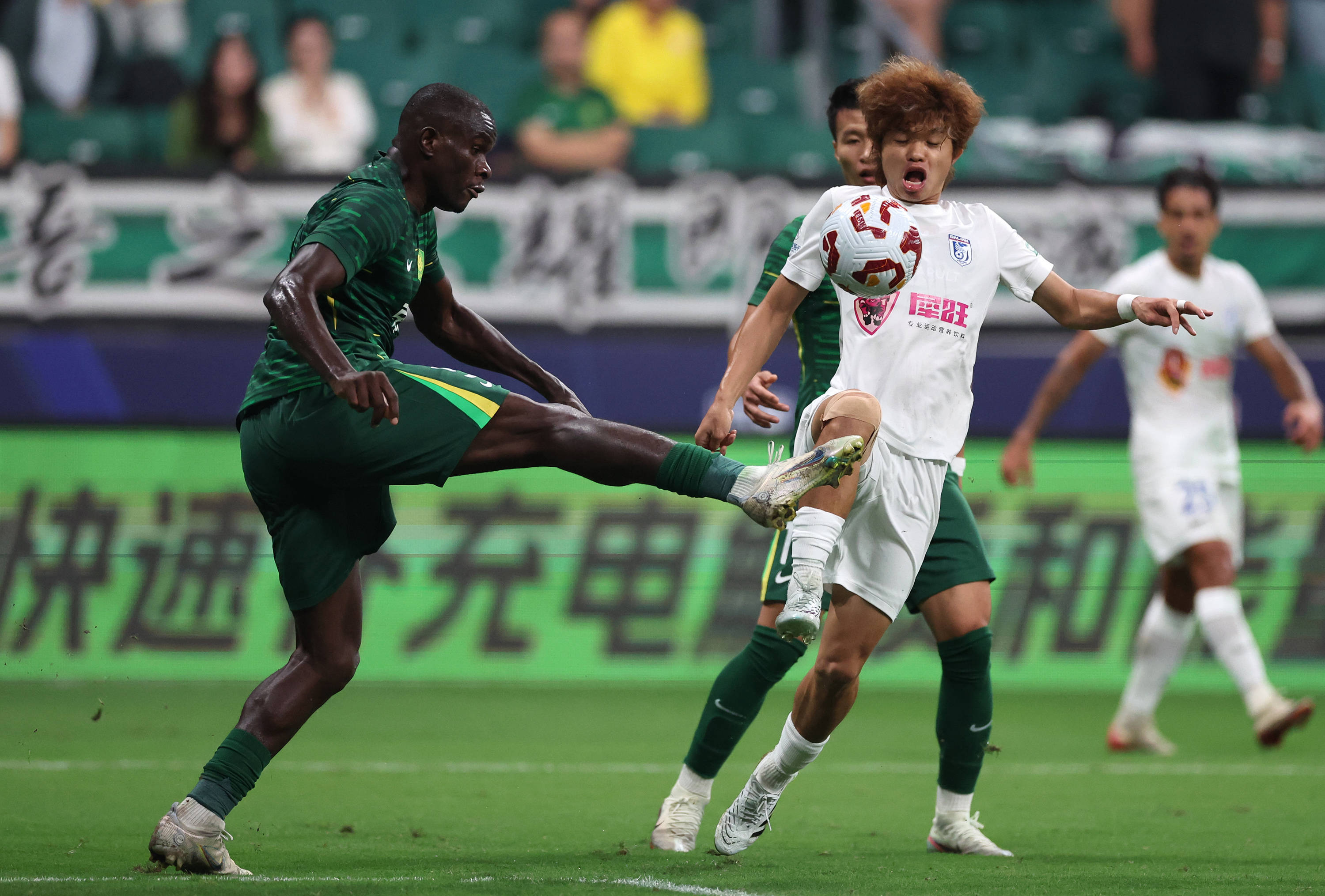 包含里程碑夜！北京国安止住颓势，中超国际比赛日刷纪录，引发热议，资深球员宣示担当的词条